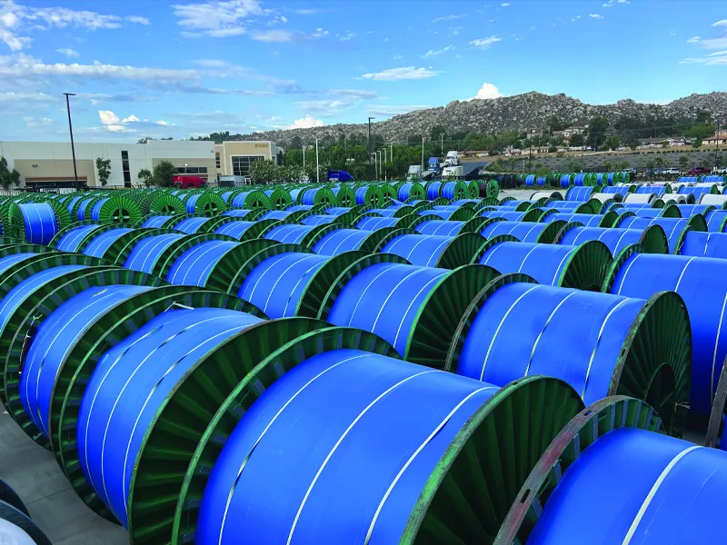 A diferença entre cabos de alimentação de média tensão e baixa tensão.